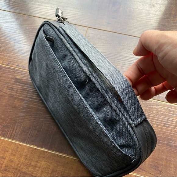 Dayday Travel Essentials Wallet Passport Holder - Picture 4 of 8